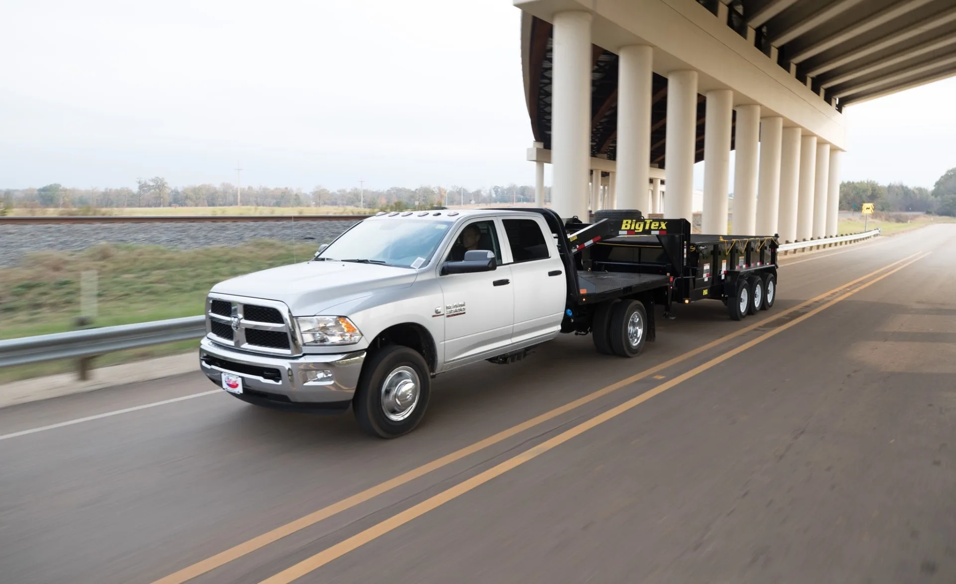 Silver Moon Trailers dump trailer selection in Jonesboro, Arkansas